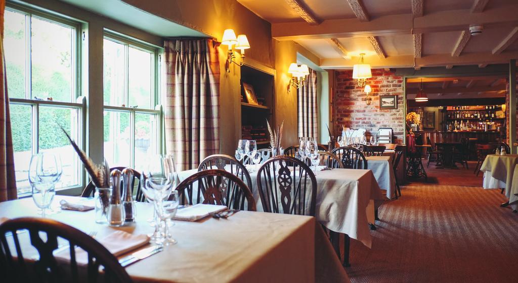 Hambro Arms Hotel Milton Abbas Ngoại thất bức ảnh