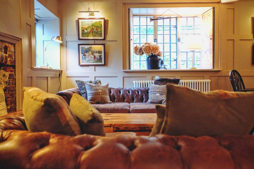 Hambro Arms Hotel Milton Abbas Ngoại thất bức ảnh