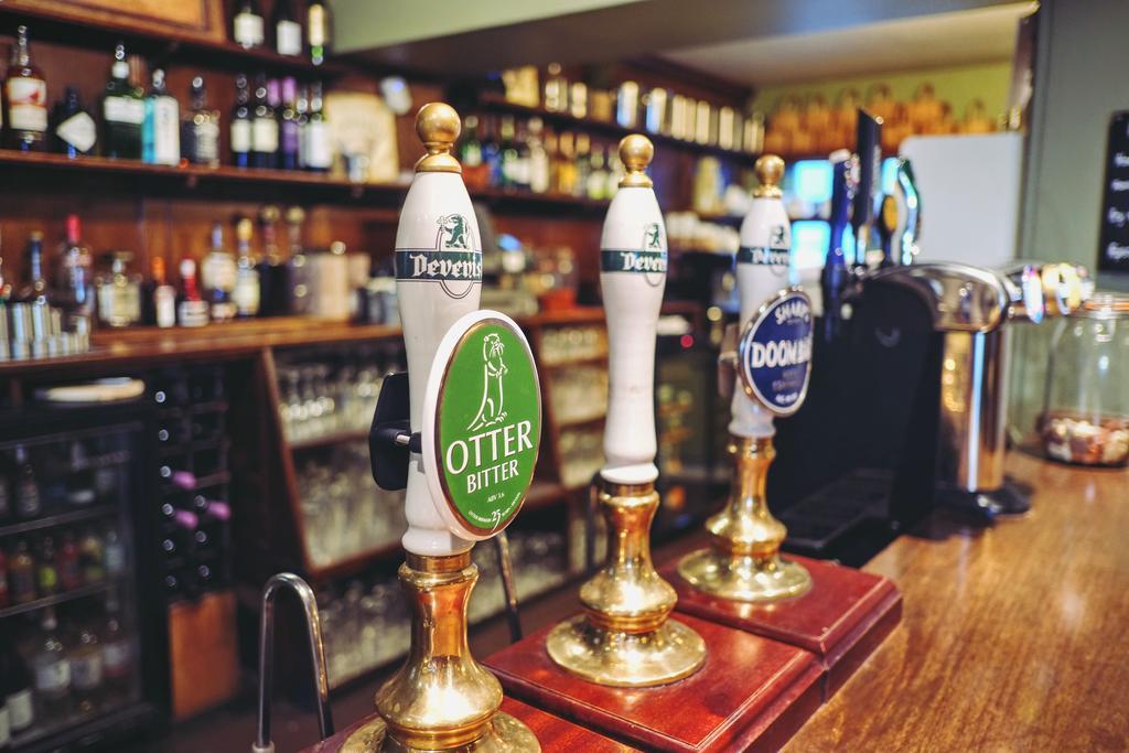 Hambro Arms Hotel Milton Abbas Ngoại thất bức ảnh